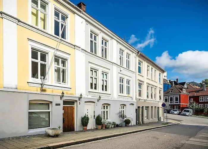 Leilighet - Midt I Sentrum!